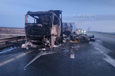 Сгорел большегруз MAN на трассе М-4 «Дон» в Ростовской области