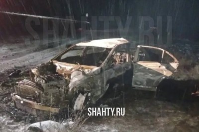 Погиб 23-летний пассажир: загорелся Mercedes на дороге Ростов — Волгодонск