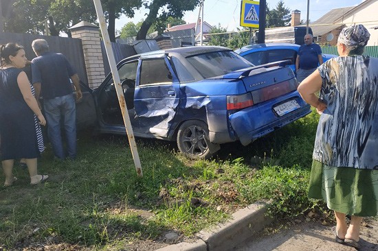 Погиб 37-летний водитель «десятки», столкнувшись с «Логаном» в Новошахтинске