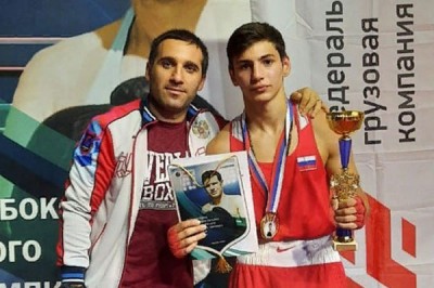 Боксер из Шахт завоевал золото на всероссийских соревнованиях в Москве