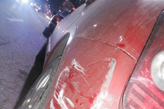 В г. Шахты поцарапали припаркованный на Советской Nissan Micra — виновник скрылся