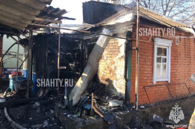 Мужчина получил ожоги в Шахтах, пытаясь потушить пожар