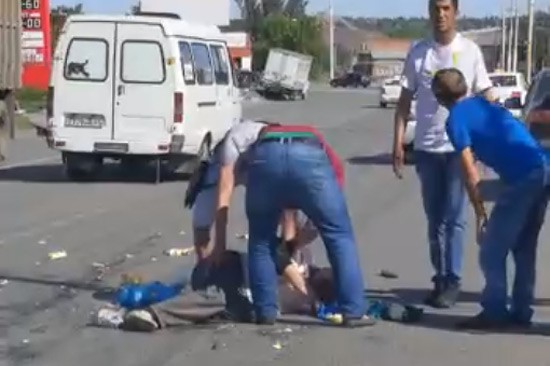 В г. Шахты сбили парня на «зебре» на улице Ионова [Видео]