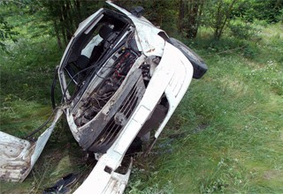 Погиб 26-летний водитель на Renault Logan, перевернувшись в Ростовской области [Фото]