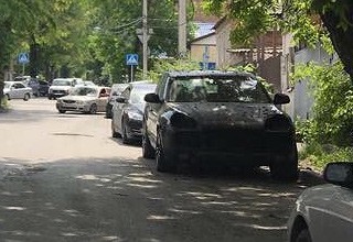 Сняли фары сразу с двух Porsche Cayenne, припаркованных в 10 метрах друг от друга в Ростове