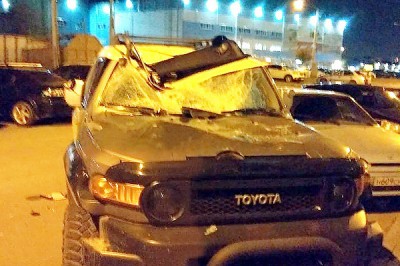 Мужчина упал на Toyota FJ Cruiser с 17-этажного дома в Ростове