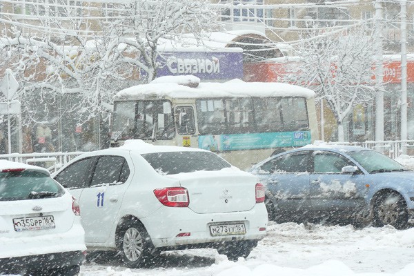 Из-за снегопада в г. Шахты остались без света городские районы