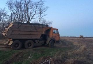 Угнали КАМАЗ и трактор и сбили 38-летнюю женщину в Ростовской области [Фото]