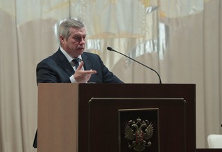 Зарплаты в 100 тысяч рублей пообещал жителям Ростовской области губернатор