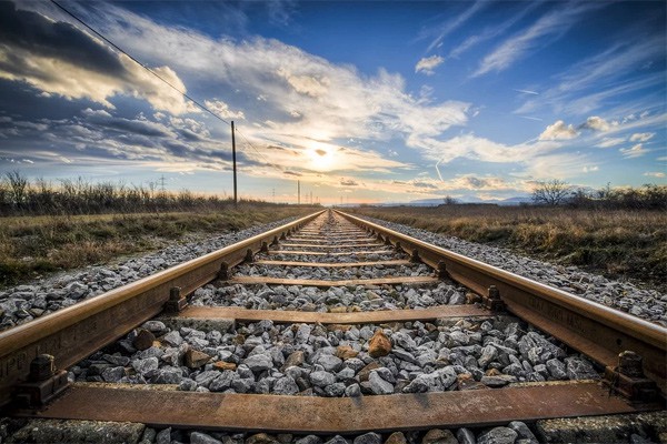 Мужчина погиб под колесами поезда под Шахтами на перегоне Каменоломни — Персиановка
