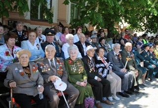 Ветеранам войны выплатят по 2200 рублей в г. Шахты ко Дню Победы
