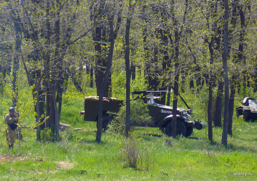 Реконструкция боев за г. Шахты, бронеавтомобиль "Скаут" - Шахты