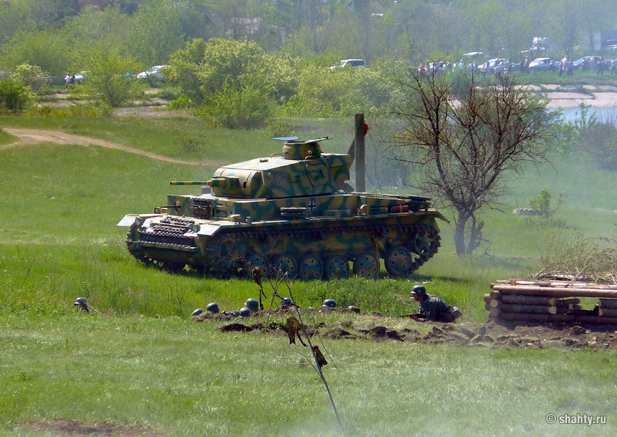 Немецкий танк, водохранилище ХБК 3 мая 2013 г.