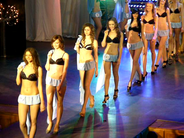 Дефиле в купальниках, Мисс Шахты 2011