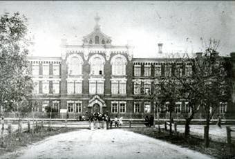 Епархиальная мужская церковно-учительская школа, потом ШТИБО - сейчас ЮРГУЭС - Шахты