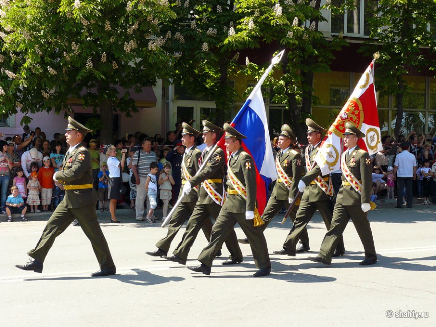 5 мая 2012 г., парад ко Дню Победы в городе Шахты