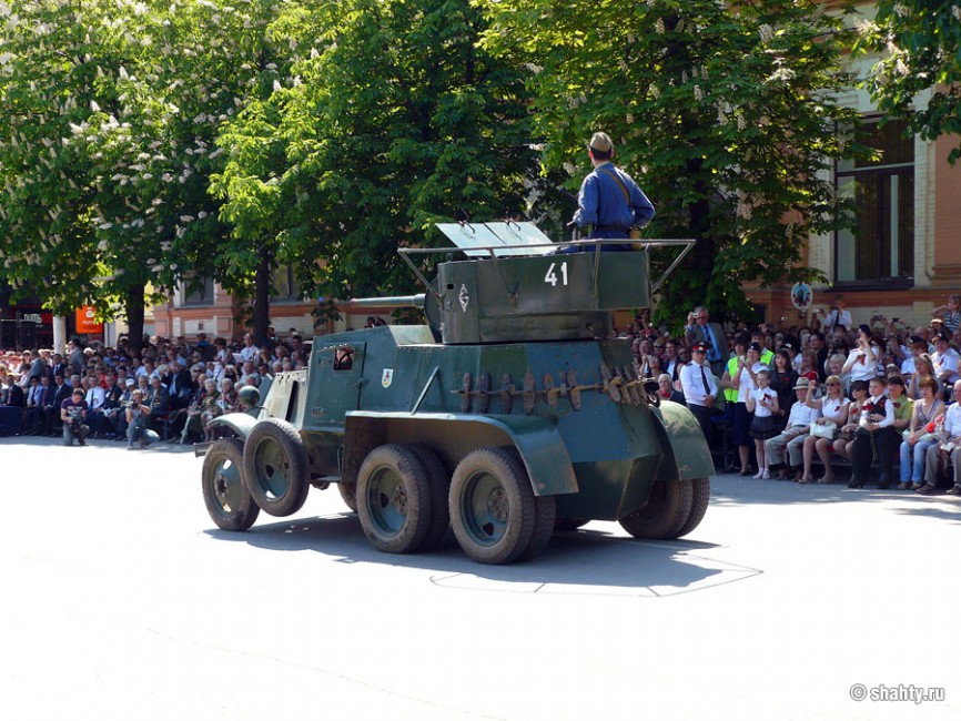 Парад ко Дню Победы, город Шахты, бронеавтомобиль БА-6 (СССР)