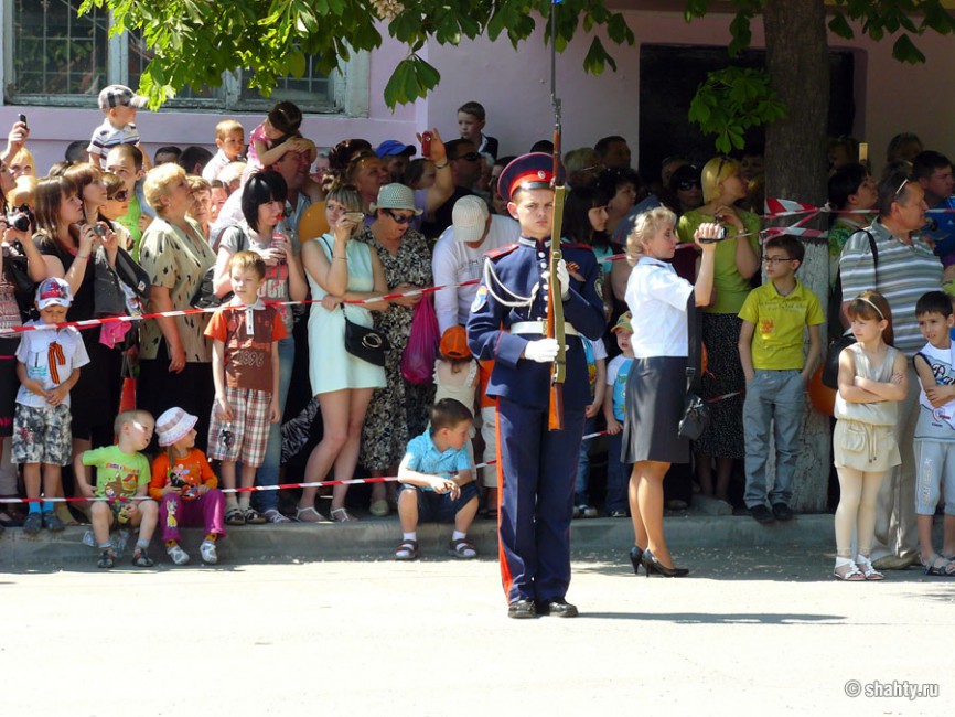 Шахтинцы на параде - Шахты