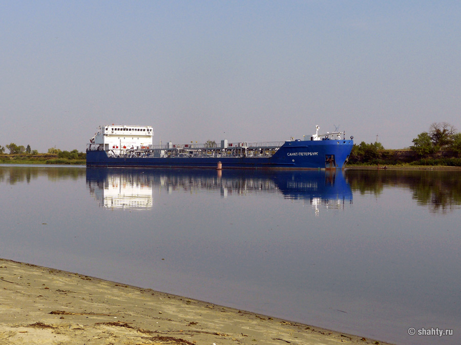 "Санкт-Петербург" на Дону в Мелиховке - Шахты