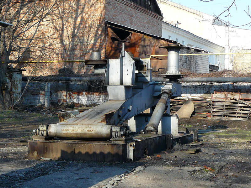 Бывший аттракцион "Ромашка" в шахтинском парке - Шахты