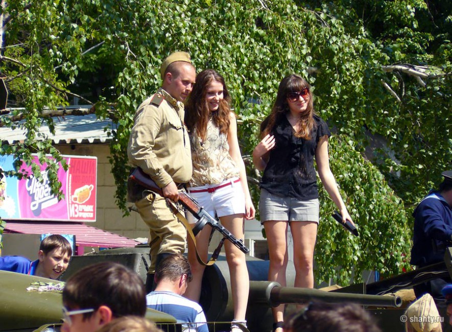 Город Шахты, после парада 5 мая 2012 г.