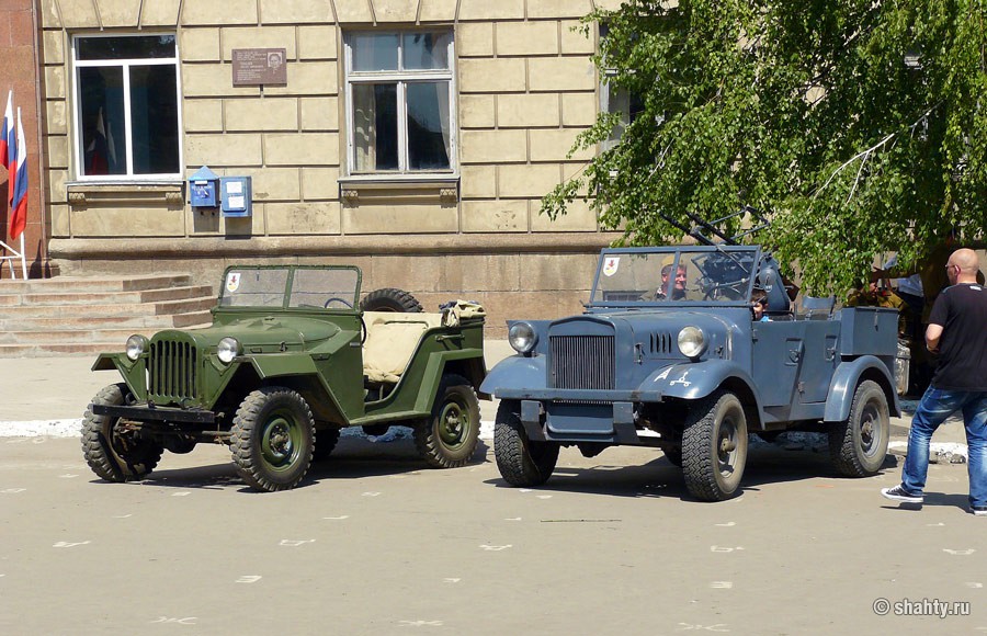ГАЗ-67б и автомобиль ПВО Штовер, г. Шахты