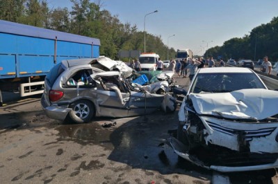На трассе М-4 «Дон» в массовом ДТП погибла женщина, еще семеро пострадали