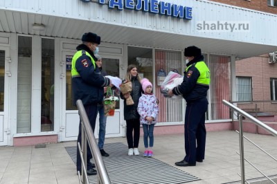 Инспекторы ДПС помогли беременной женщине вовремя добраться до роддома