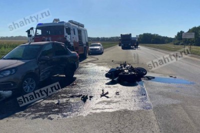 Погиб 27-летний парень на байке Honda под Ростовом, врезавшись на встречке в «Гранту»