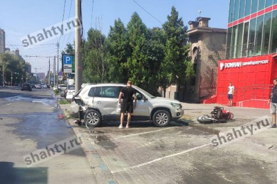 Разбился на байке 26-летний парень в Ростове: он зацепил бордюр