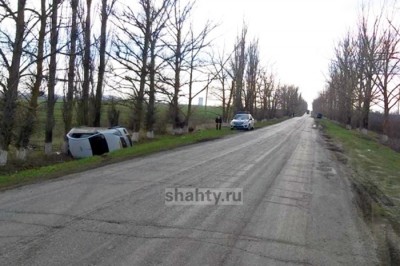 Перевернулся Nissan на дороге Шахты — Белая Калитва: пострадала 2-летняя девочка