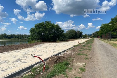 В Пухляковке создают набережную из тротуарной плитки на берегу Дона