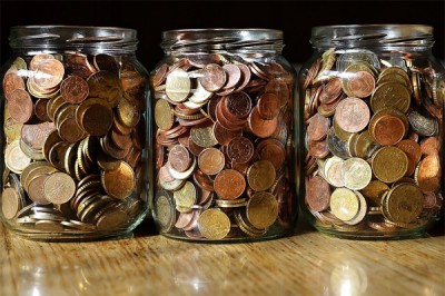 Похитили ящик для пожертвований на глазах продавщицы магазина