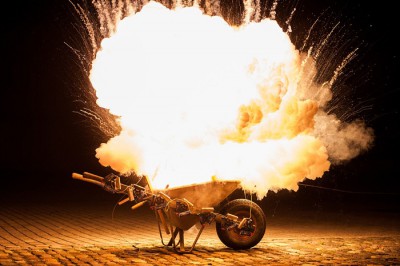 Взорвался самогонный аппарат в квартире многоэтажки: мужчина получил ожоги