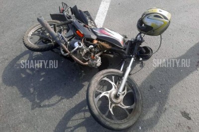В Шахтах пострадал парень на скутере, выехав на встречку