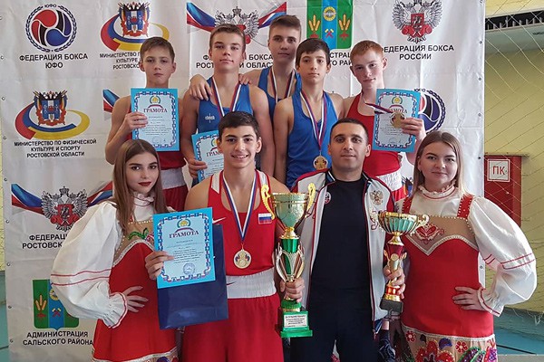 Команда г. Шахты победила в областном турнире по боксу