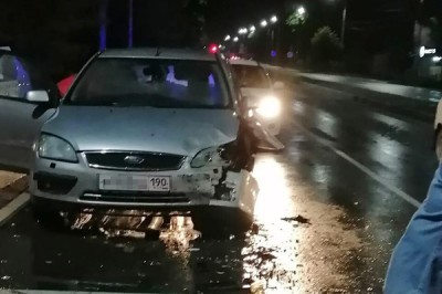 В Шахтах пьяная автоледи протаранила иномарку [Фото]