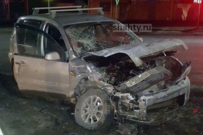 В Шахтах столкнулись Nissan X-Trail и Ford Fusion на Маяковского: ищут свидетелей ДТП