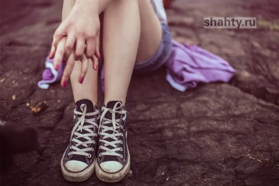Под Шахтами изнасиловали 17-летнюю девушку — это сделала девочка-подросток