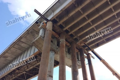 Ремонтируют мост через реку Северский Донец на дороге Шахты — Цимлянск