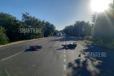Разбился насмерть мужчина на скутере, столкнувшись с мотоциклом под Ростовом