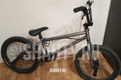 Украли велосипед BMX в Шахтах на улице Разина: за ребенком шел бородач