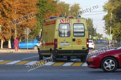 В Шахтах «десятка» сбила на «зебре» женщину с подростком
