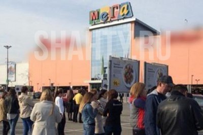 Подробности: эвакуировали 500 человек из ТЦ «Мега» в Аксайском районе