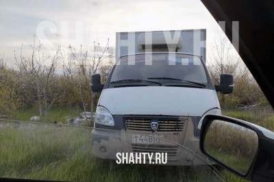 В Шахтах с ГАЗели сгружали мусор в районе заброшенных дач