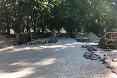 Власти г. Шахты пытаются благоустроить сразу три парка — пока не готов ни один