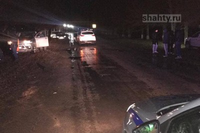 Начинающий водитель сбил подростков на обочине: один юноша скончался на месте