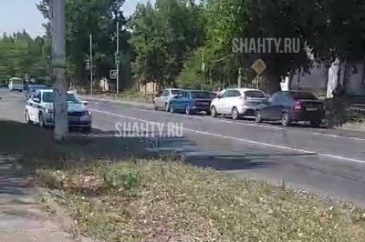 Столкнулись четыре машины в Шахтах в районе техбазы