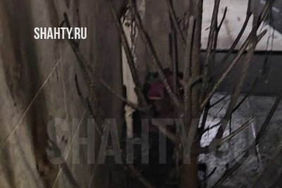 Сгорела новогодняя ель в доме у людей в Ростове