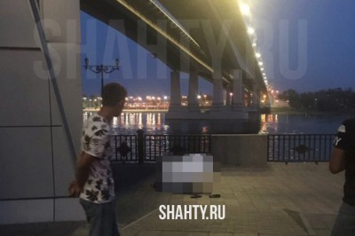 Женщина упала с Ворошиловского моста в Ростове